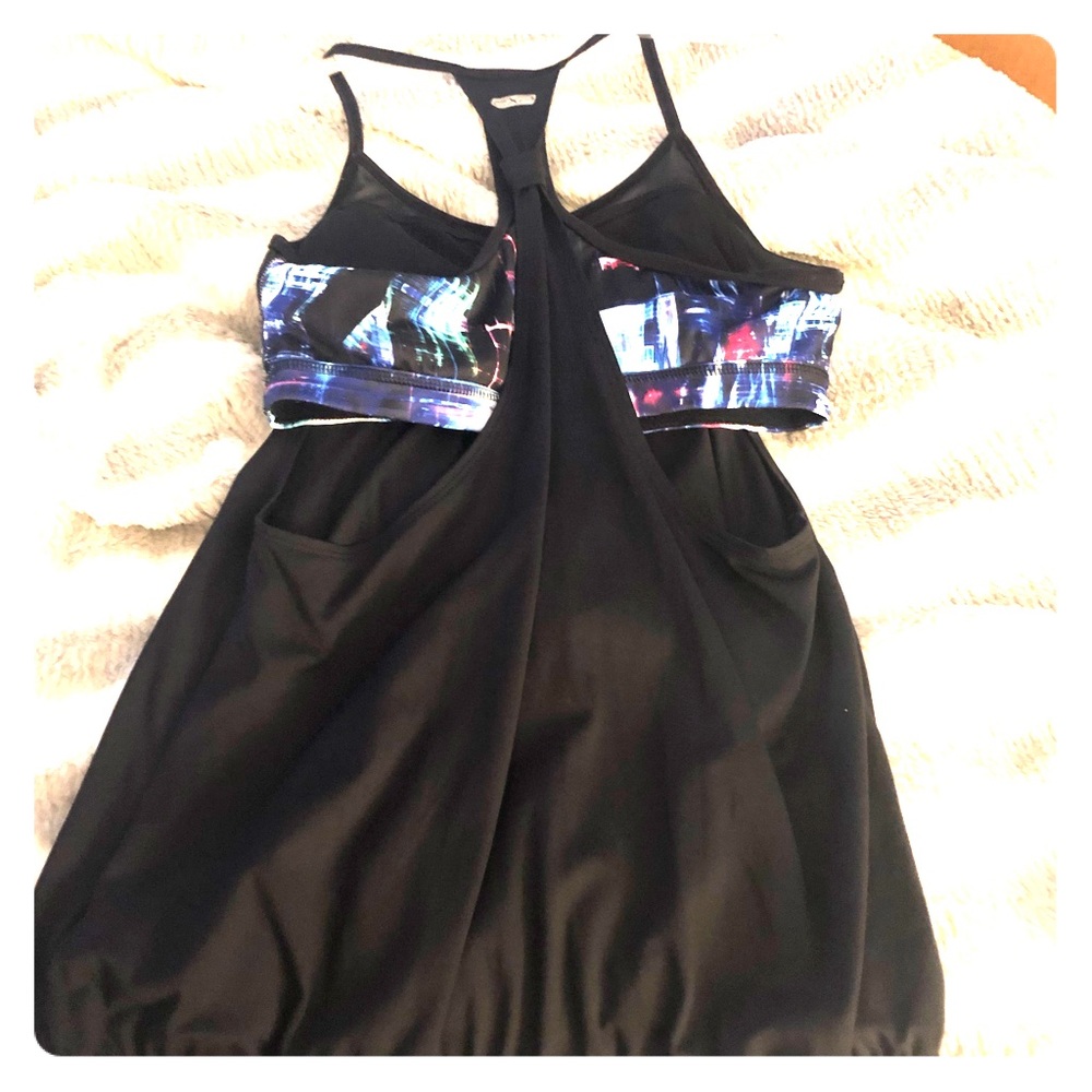 Express performance tanktop built in bra medium